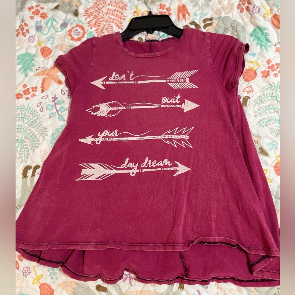 Girls size Large (14-16) maroon arrow shirt.